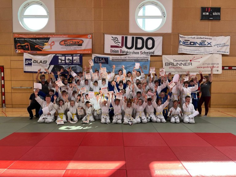 "1. Rd. Bezirkscup mit 77 Startern - 57 Judokids von JUBS am Start. Rückkehr auf die Matte nach langer Pause für die Jüngsten."