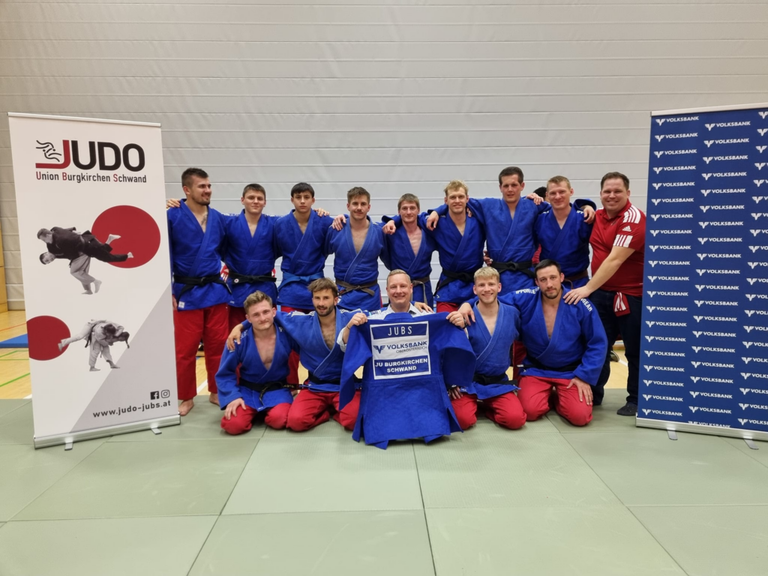 Spannende Premiere in Burgkirchen! Judo Union Burgkirchen kämpft knapp gegen JU Pinzgau in der 2. Bundesliga. Starke Leistungen und tolle Stimmung in der Mehrzweckhalle.