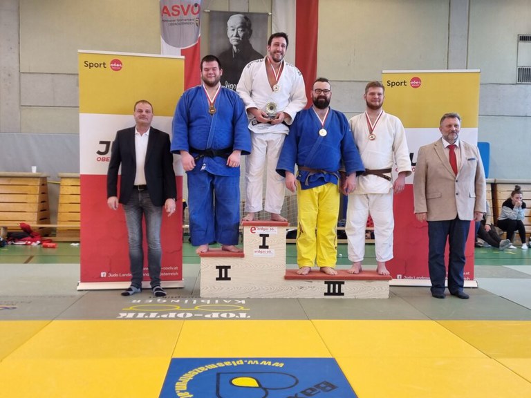 Große Erfolge für die JUBS-Sportler bei den Landesmeisterschaften! Christoph Kronberger und Eva Stadler holen Gold, Hanna Stadler und weitere Athleten sichern sich Silber und Bronze.