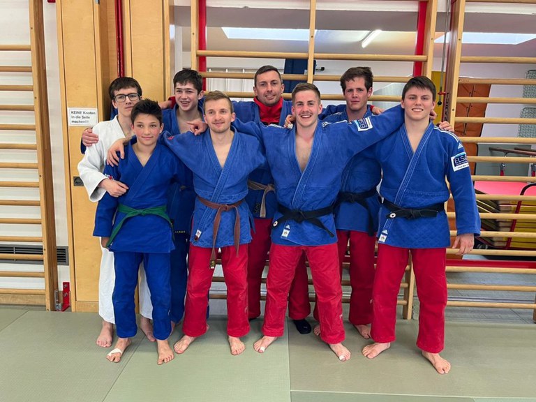 Erfolgreicher Start in die Landesliga B: Die zweite Herrenmannschaft der Judo Union Burgkirchen/Schwand gewinnt 9:7 gegen Reichraming II. Spannende Kämpfe und starke Leistungen! 🥋🏆 #Judo #Erfolg #Teamgeist