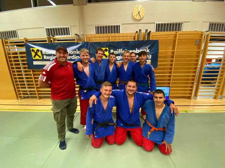 Die Herren von Judo Union Burgkirchen Schwand siegten mit 12:6 gegen Dynamic One. Erfahre, wer die Punkte holte! 🥋🏆 #Judo #BurgkirchenSchwand #Sieger #DynamicOne