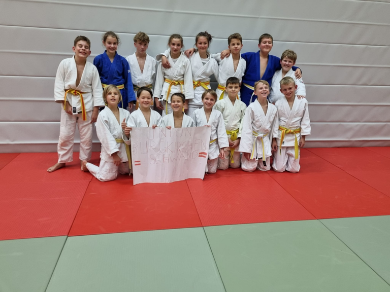 Spannende Begegnung in der letzten Runde der oö. Schülerliga! Unser Schülerteam gewinnt gegen LZ Multikraft Wels mit 9:7. Erfolgreiche Punktesammler: Roth Erik, Maislinger Johannes und mehr.