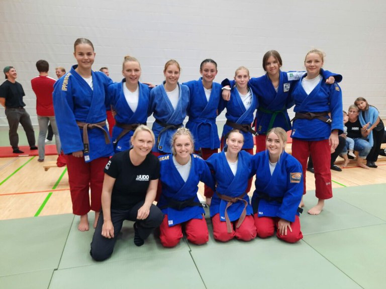 Spannende Kämpfe bei JUBS: Damen gewinnen gegen PSV Salzburg, Herren unterliegen UJZ 3. Alle Details hier!