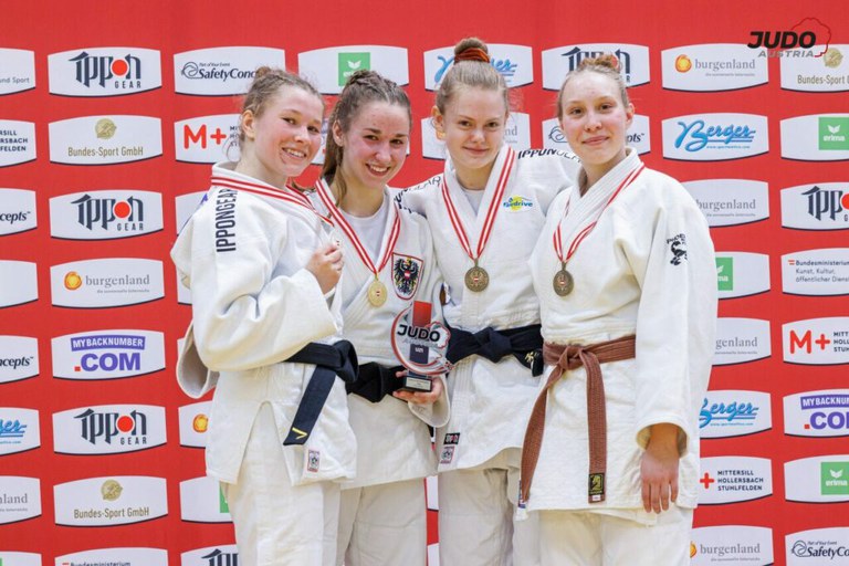 Helene Landrichinger und Hanna Stadler holen Bronzemedaille bei österr. U21 Meisterschaften in Krems. Erfolgreicher Wettkampf der Mädels der Judo Union Burgkirchen/Schwand.