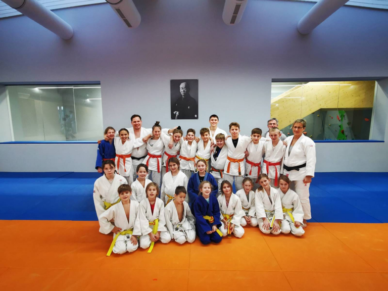 Judo Union Burgkirchen/Schwand: Erfolgreicher Weihnachtslehrgang in Linz für unsere jungen Judokas von Jahrgang 2015 - 2011. Maximales Engagement auf und neben der Matte.